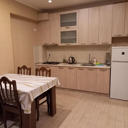 Grigol'S Apartament Тбилиси Экстерьер фото
